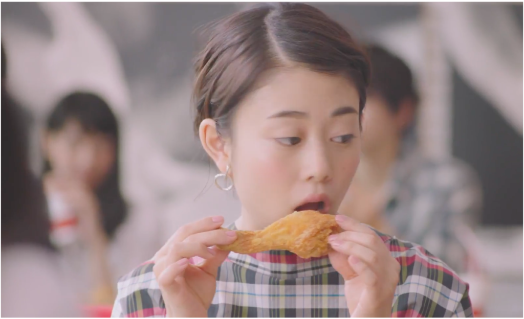 Kfc 18cmでケンタッキーフライドチキンを食べている女優は誰 Yutori Channel